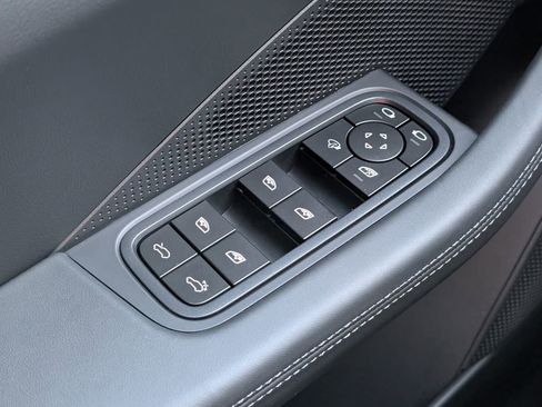 New 2025 Porsche Macan 4S Electric image 24