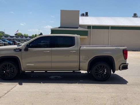 Used 2022 GMC Sierra 1500 Elevation w/ Elevation Premium Package AWD/4WD image 5