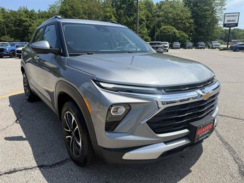 Certified 2025 Chevrolet TrailBlazer LT AWD/4WD image 9