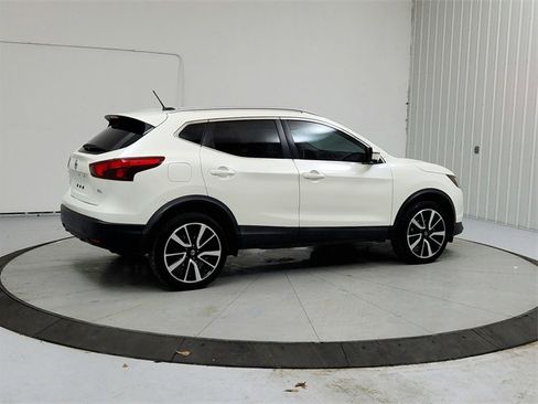 Used 2018 Nissan Rogue Sport SL image 7