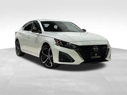 Used 2024 Nissan Altima 2.5 SR image 30