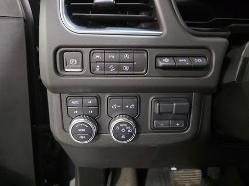 Used 2024 GMC Yukon AT4 AWD/4WD image 19