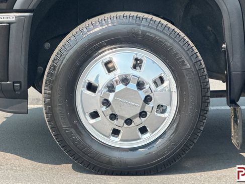 Used 2025 GMC Sierra 3500 Denali Ultimate AWD/4WD image 32