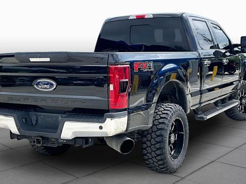 Used 2017 Ford F250 XLT w/ XLT Premium Package AWD/4WD image 12