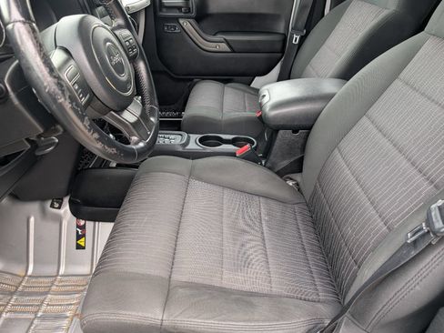 Used 2012 Jeep Wrangler Unlimited Sport AWD/4WD image 8