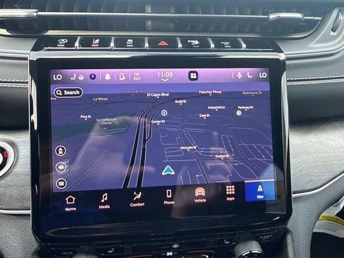 Used 2025 Jeep Grand Cherokee L Limited RWD image 21