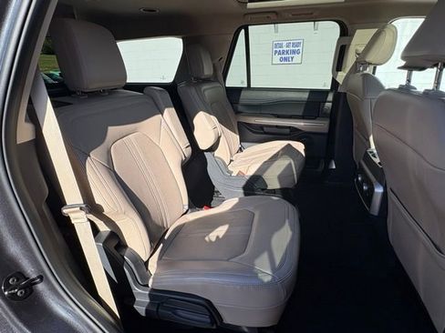 Used 2024 Ford Expedition Limited image 35