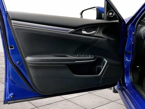 Used 2018 Honda Civic Touring image 23