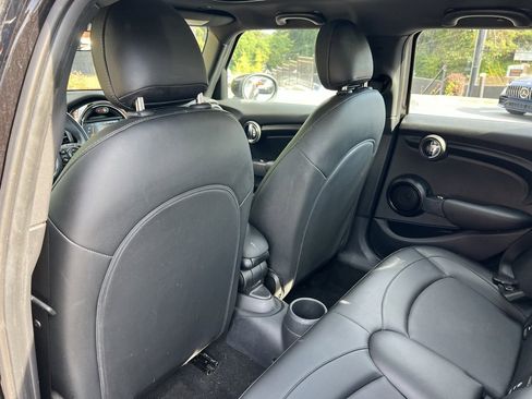 Used 2021 MINI Cooper 4-Door Hardtop image 26