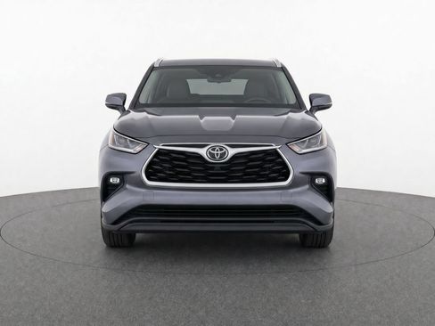 Used 2023 Toyota Highlander XLE FWD image 7