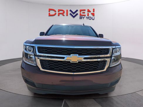 Used 2019 Chevrolet Suburban LT w/ Luxury Package image 5