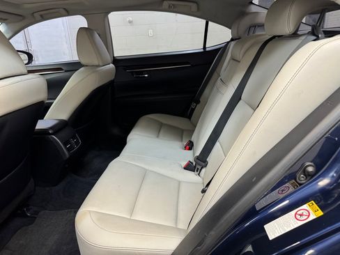 Used 2013 Lexus ES 350 w/ Premium Pkg image 16