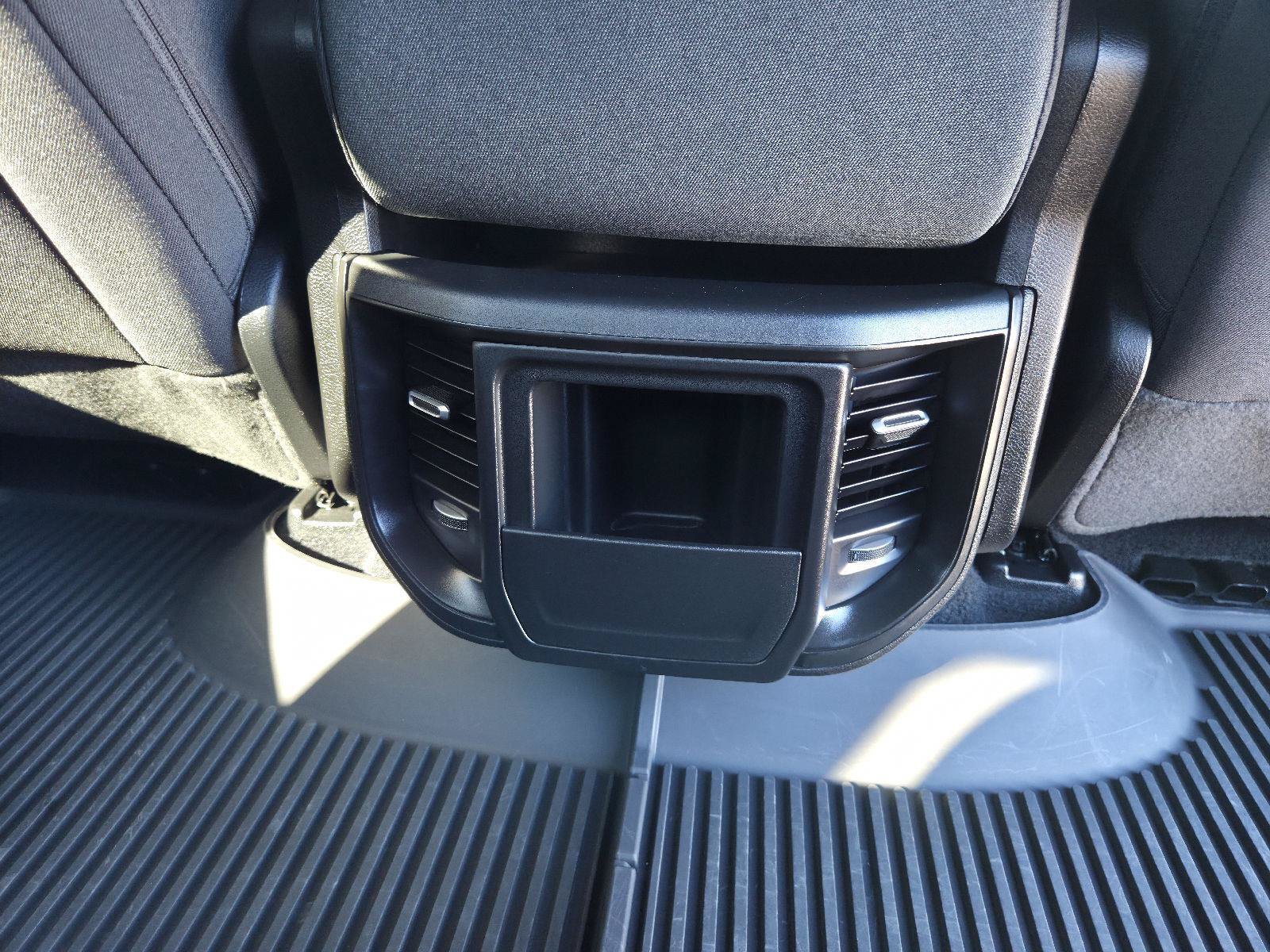 Used 2025 RAM 1500 Warlock AWD/4WD image 36