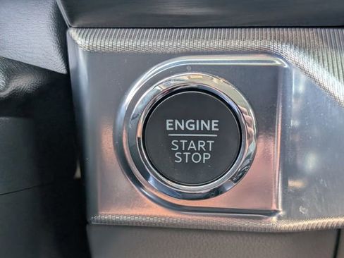 Used 2025 Ford F150 Lariat w/ Equipment Group 501A Mid image 20