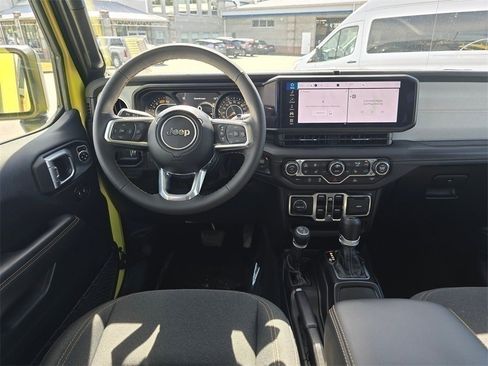 Used 2024 Jeep Wrangler Sahara image 11