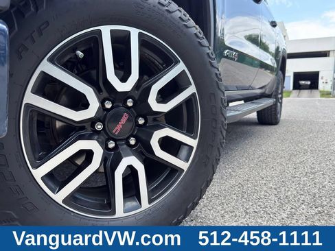 Used 2020 GMC Sierra 1500 AT4 w/ AT4 Premium Package AWD/4WD image 3
