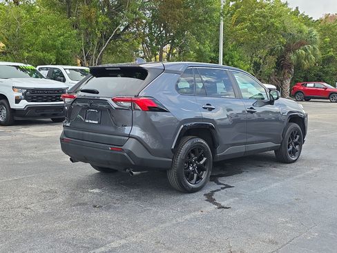 Used 2023 Toyota RAV4 LE image 7