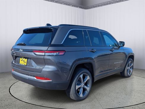 New 2026 Jeep Grand Cherokee Limited RWD image 3
