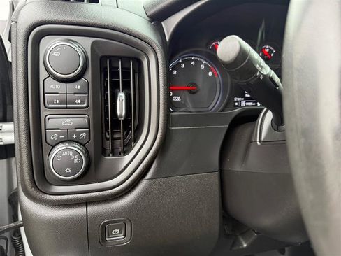 Used 2019 Chevrolet Silverado 1500 Custom Trail Boss w/ Custom Convenience Package image 31