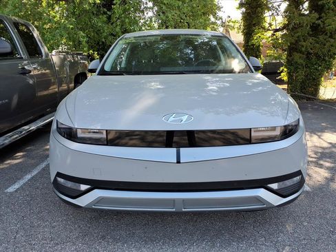 Used 2023 Hyundai Ioniq 5 SEL image 2