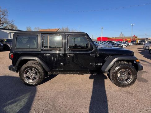 Used 2019 Jeep Wrangler Unlimited Sport image 4