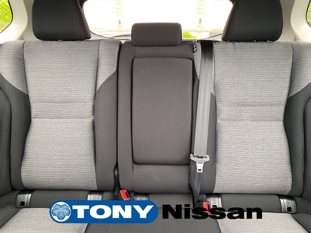 Used 2023 Nissan Rogue SV FWD image 18