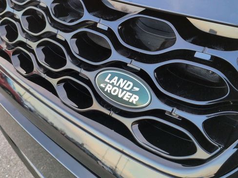 Used 2025 Land Rover Discovery Sport Dynamic SE image 11