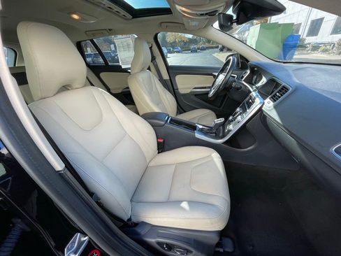 Used 2016 Volvo V60 T5 Premier image 33