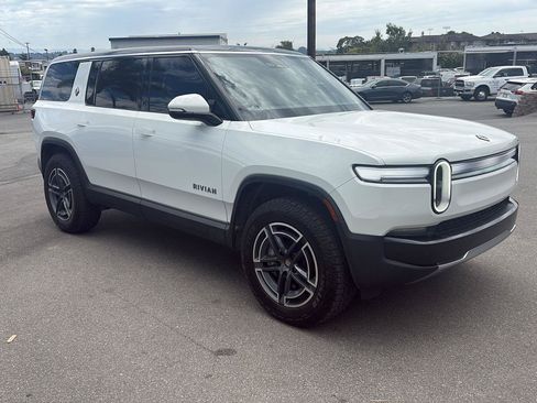 Used 2026 Rivian R1S Adventure AWD/4WD image 9