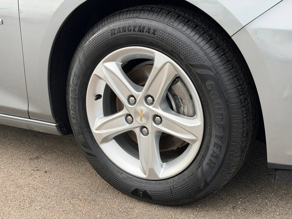 Used 2023 Chevrolet Malibu LS FWD image 24