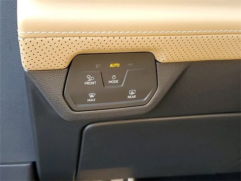 New 2026 Volkswagen Atlas Cross Sport SEL R-Line image 22