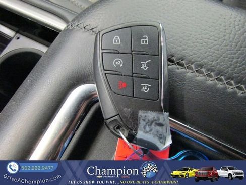 Used 2022 GMC Yukon Denali AWD/4WD image 11