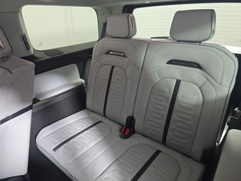 Used 2023 Rivian R1S Launch Edition AWD/4WD image 22