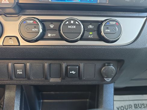 Used 2023 Toyota Tacoma SR image 31