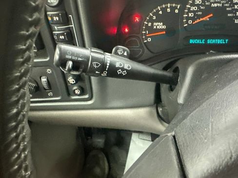 Used 2004 Chevrolet Tahoe Z71 w/ Z71 Preferred Equipment Group AWD/4WD image 41