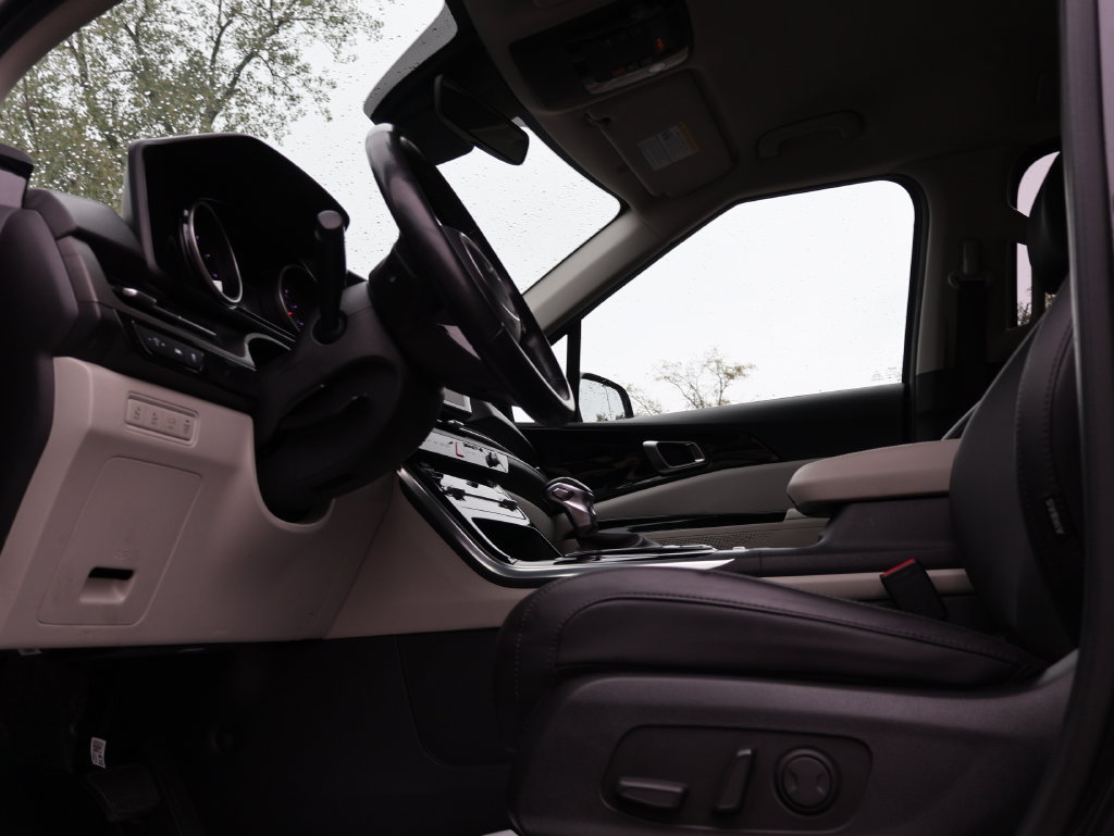 Certified 2023 Kia Carnival EX FWD image 16