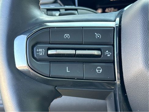 Used 2024 GMC Acadia AT4 w/ Super Cruise Package image 16