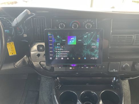 Used 2019 GMC Savana 2500 Extended image 14