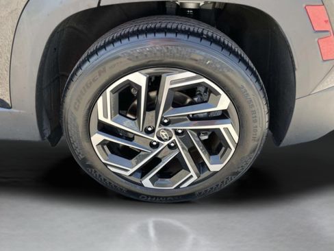 Used 2025 Hyundai Tucson Limited FWD image 13