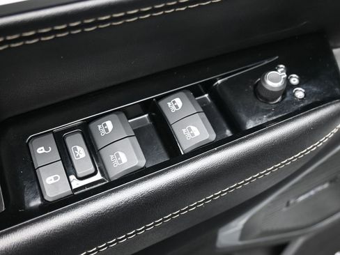 Used 2022 Jeep Wagoneer Series III w/ Flexible Seating Group image 11