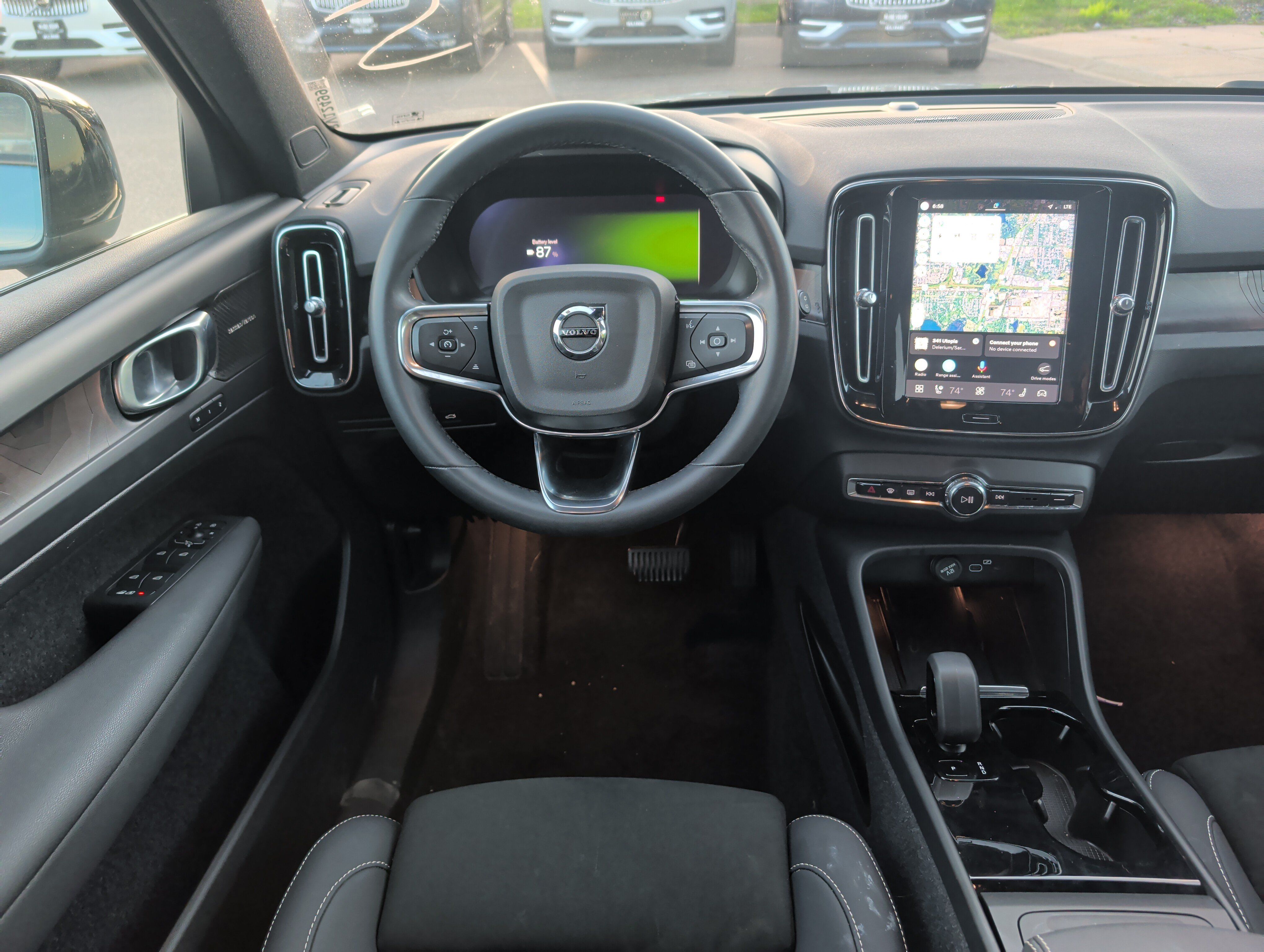 Used 2023 Volvo XC40 Recharge Ultimate w/ Protection Package Premier AWD/4WD image 12