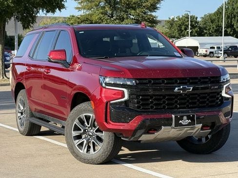 Used 2024 Chevrolet Tahoe Z71 w/ Luxury Package AWD/4WD image 2