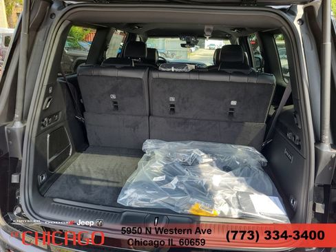 New 2026 Jeep Grand Wagoneer Limited w/ Convenience Group I AWD/4WD image 8