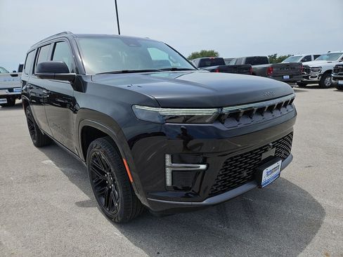 New 2026 Jeep Grand Wagoneer Limited AWD/4WD image 11