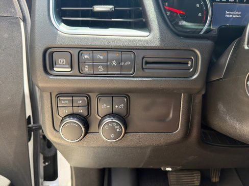 Used 2021 Chevrolet Suburban Premier AWD/4WD image 17