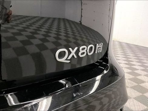 Used 2025 INFINITI QX80 Sensory AWD/4WD image 9