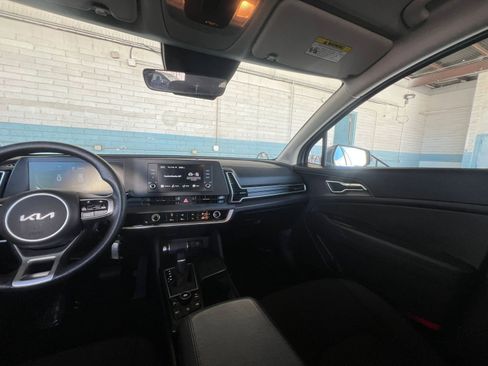 Used 2025 Kia Sportage LX FWD image 35