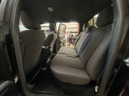 Used 2019 Toyota Tacoma TRD Sport w/ Technology Package RWD image 12