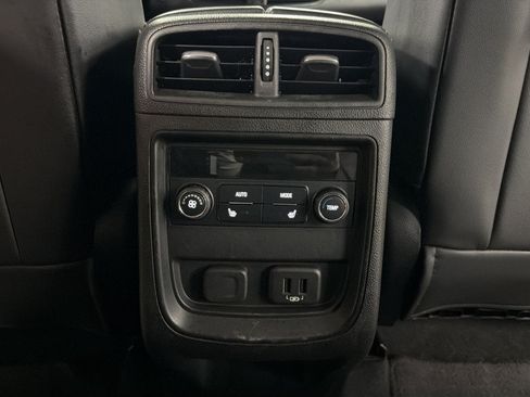 Used 2019 Buick Envision Essence FWD image 38