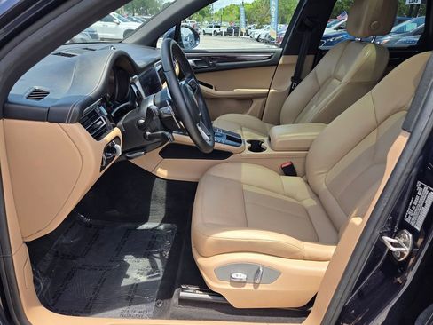 Used 2019 Porsche Macan AWD/4WD image 3